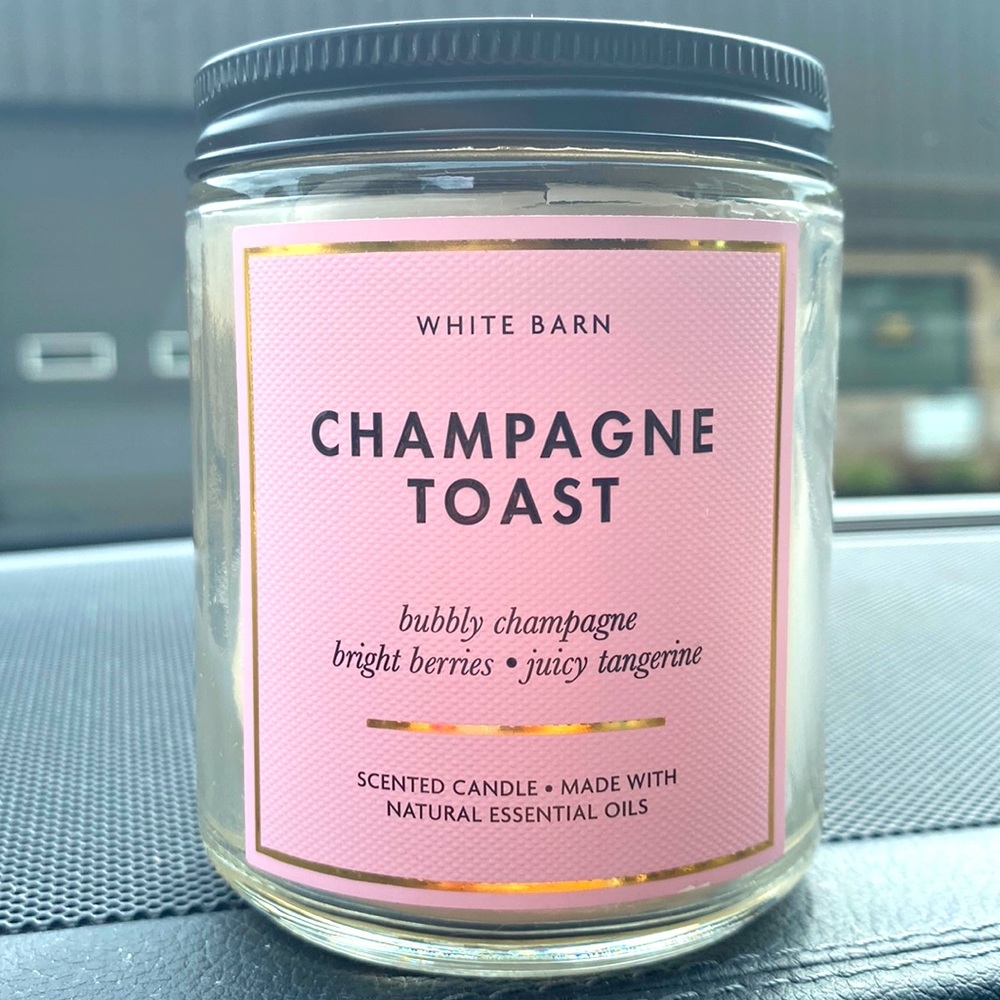 CHAMPAGNE TOAST CANDLE